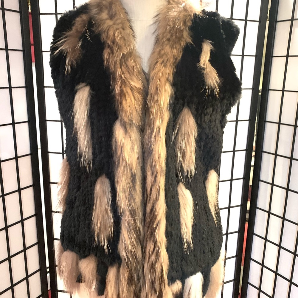 New Rabbit Fur Vest - Picture 2 of 7